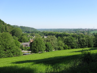 Am Isenberg in Hattingen-Niederbonsfeld mit Blick zum Campingplatz